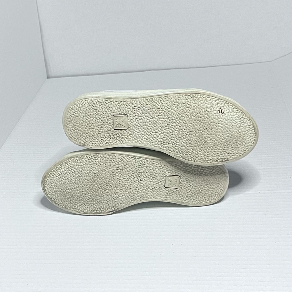 Veja Men's White Sneakers - Picture 9 of 12